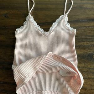 Tilly’s teenage girls pink lace crop top